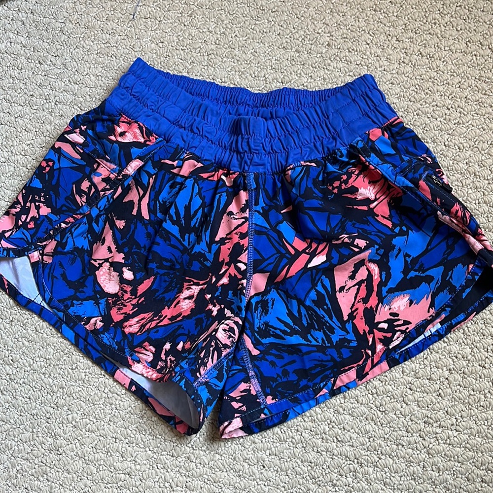 Women’s Lululemon Track That Shorts Size 4